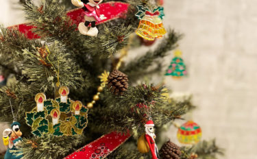 クリスマスツリーのオーナメントにはコストコのグラスデコがおすすめ！その可愛さに子どもはテンションMAX