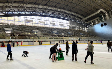 冬に楽しめるアクシオン福岡のアイススケート！子どもは何歳からいける？わかりにくいシステムと料金は？