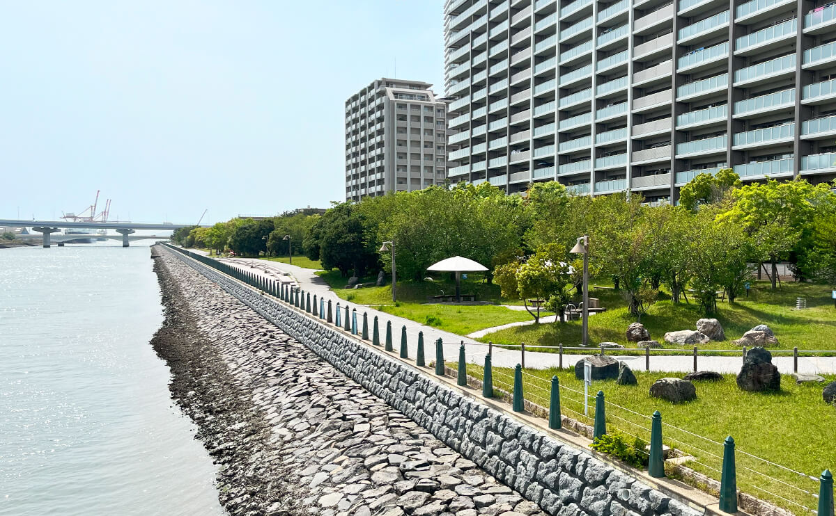 御島かたらい橋の反対側までFukuoka東区花火大会2023の自由席